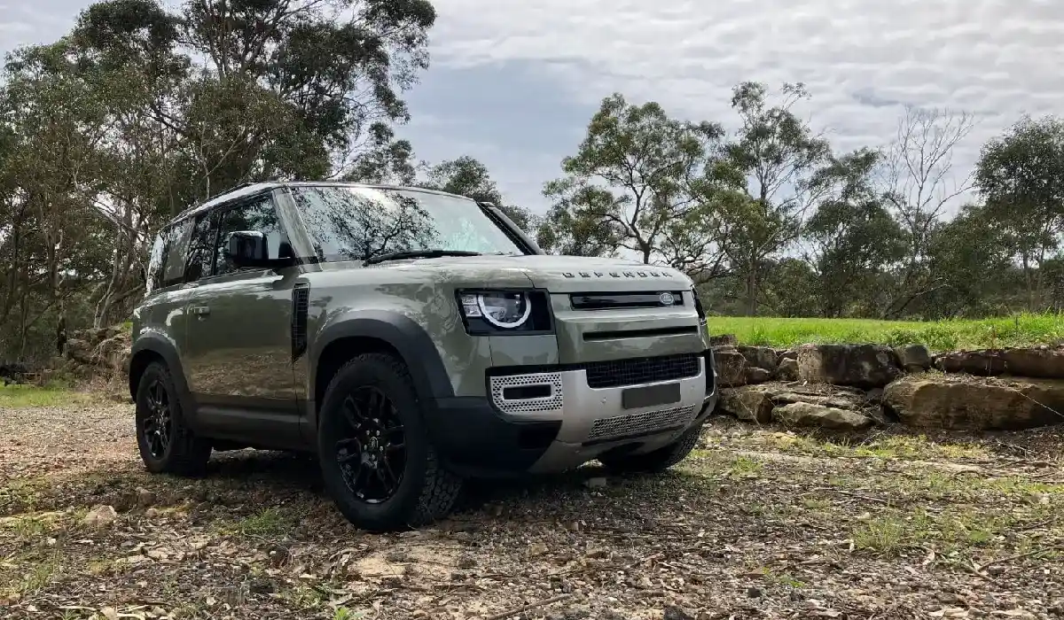 Land Rover - Defender 90 HSE D300 - Luxury Car Rentals - Preowned Luxury Car - Exclusive Concierge Club.webp